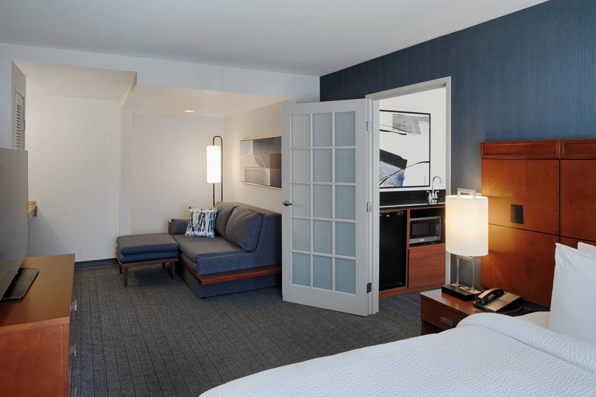 Courtyard By Marriott Springfield Downtown Exterior foto