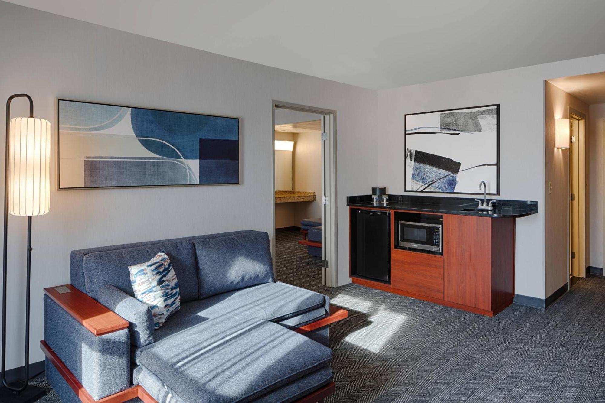 Courtyard By Marriott Springfield Downtown Exterior foto