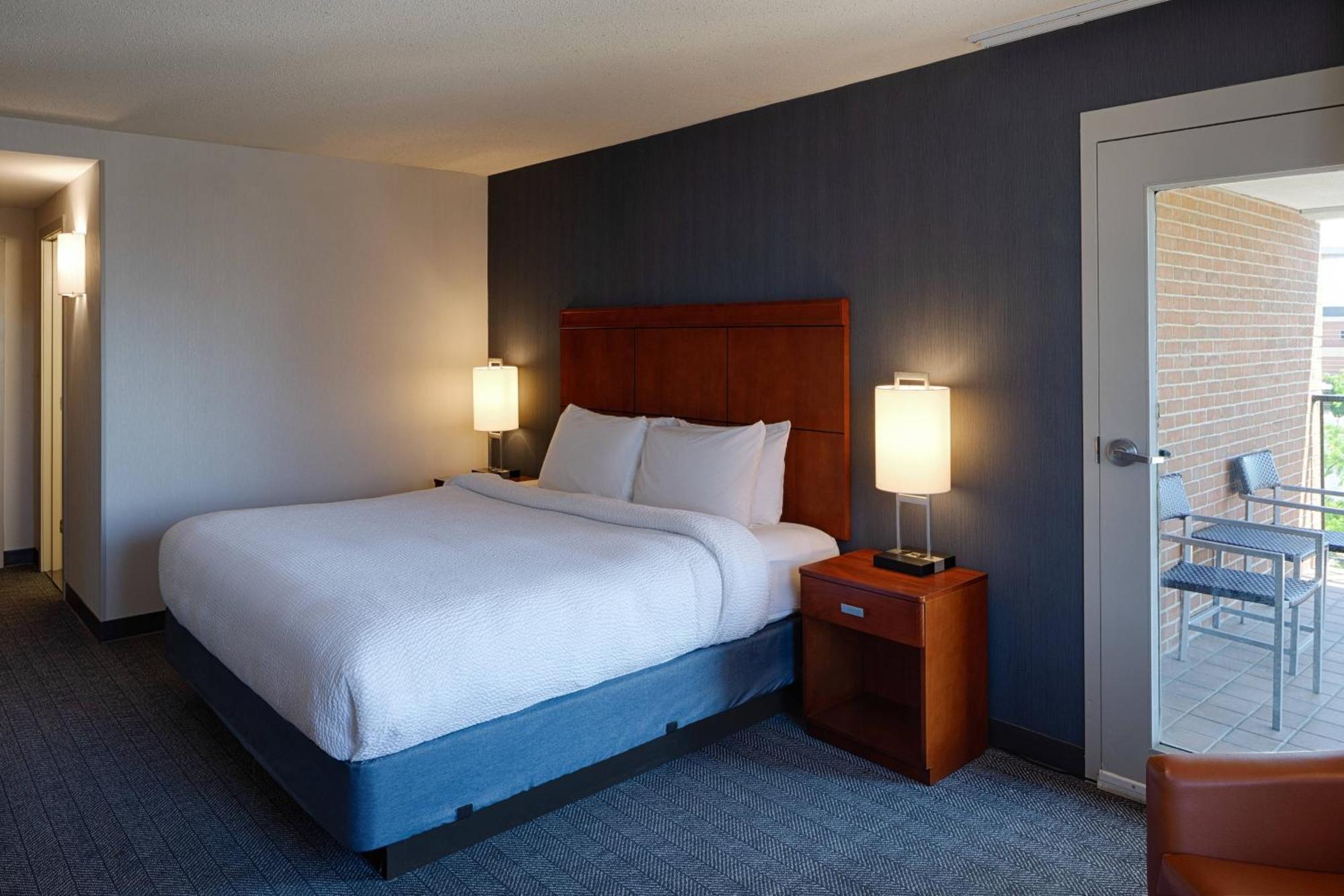 Courtyard By Marriott Springfield Downtown Exterior foto
