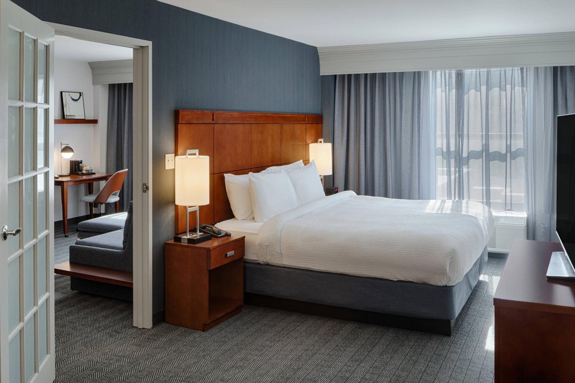 Courtyard By Marriott Springfield Downtown Exterior foto